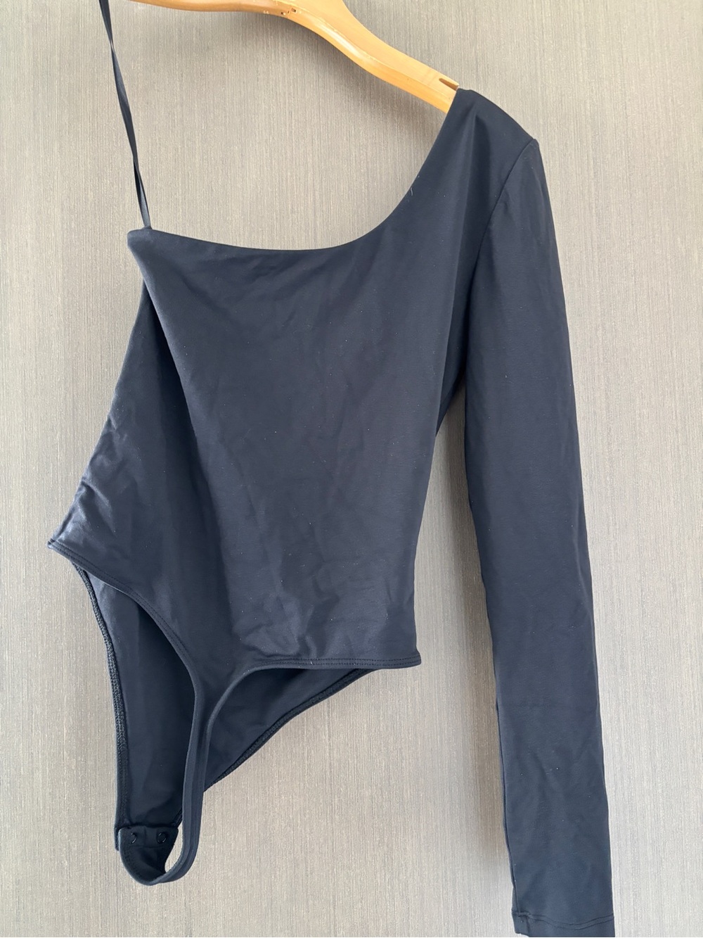 Babaton (Aritzia) One Shoulder Bodysuit Black - Size Small